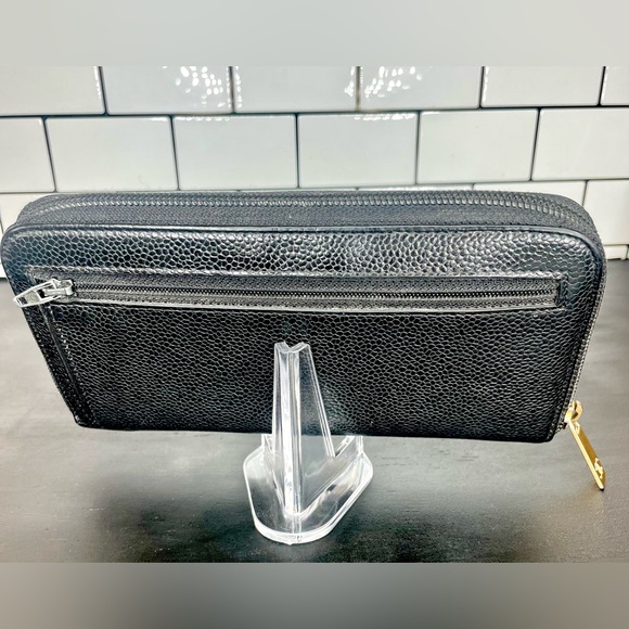 Authentic Vintage Chanel Caviar Leather Big CC Zip Monogram Wallet - Picture 3 of 8